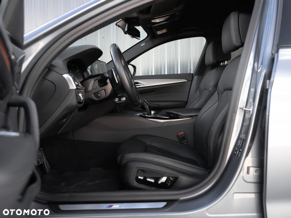 BMW Seria 5 530i xDrive M Sport sport - 31