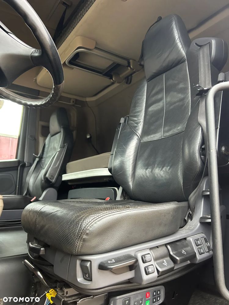 Scania R450 RETARDER / SKÓRY / NAVI / AUTOMAT / POLSKI SALON / ZBIORNIKI PALIWA 1500 L / LAMPY LED / FULL SPOJLERY / TYŁ 4 PODUSZKI / BARDZO ŁADNA SCANIA 2015 ROK !! - 15