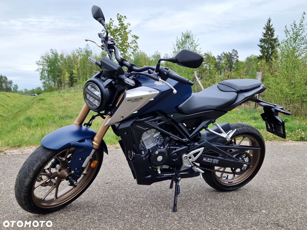 Honda CB - 1