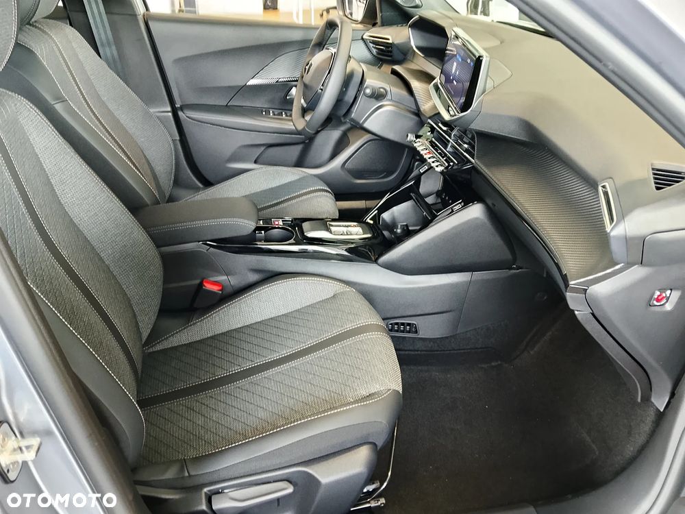 Peugeot 2008 PureTech mHEV Allure e-DCS6 - 17