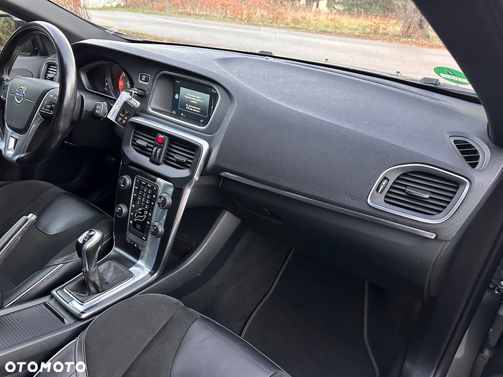 Volvo V40 D4 Drive-E R-Design Momentum - 16