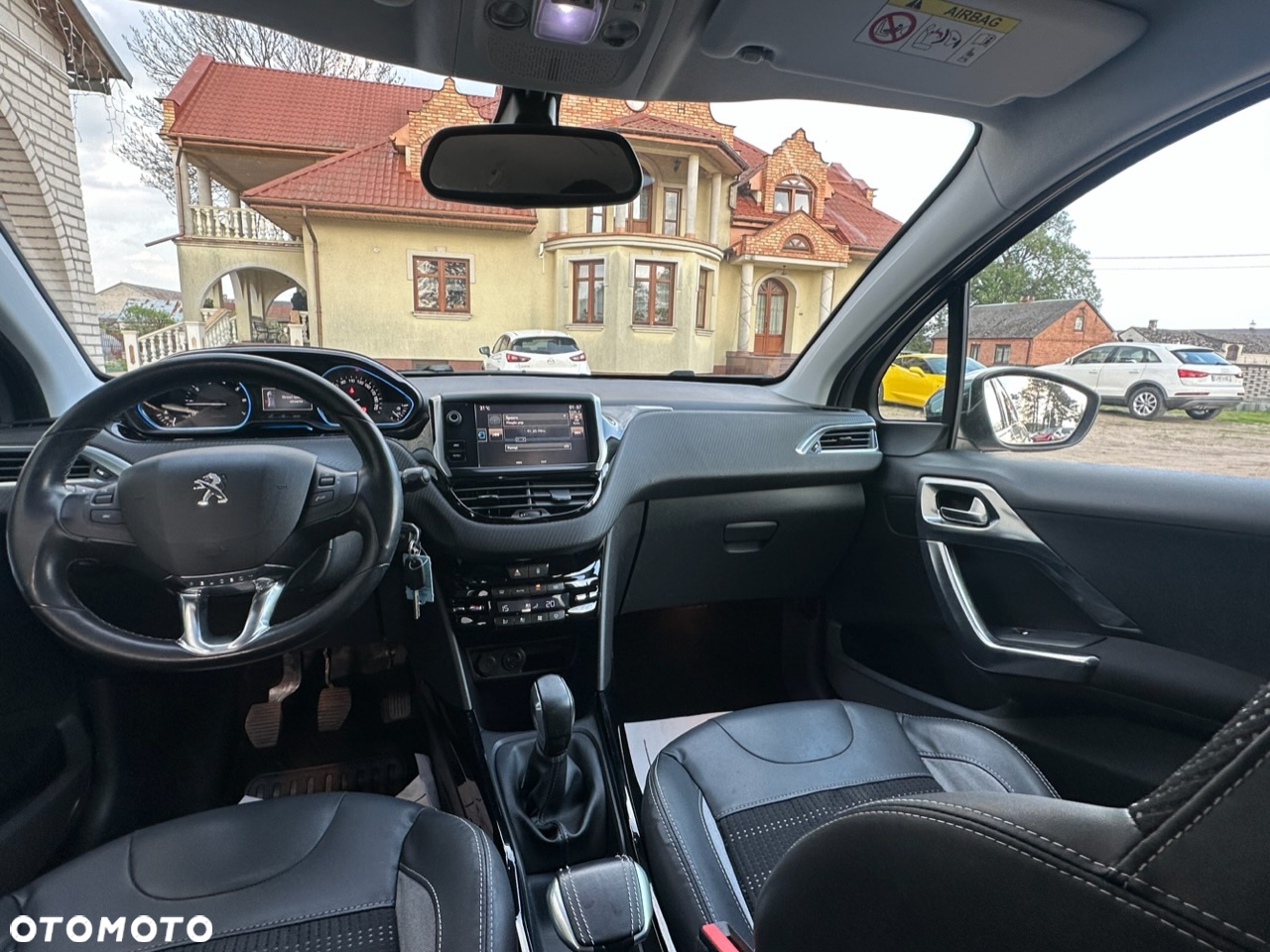 Peugeot 2008 - 9