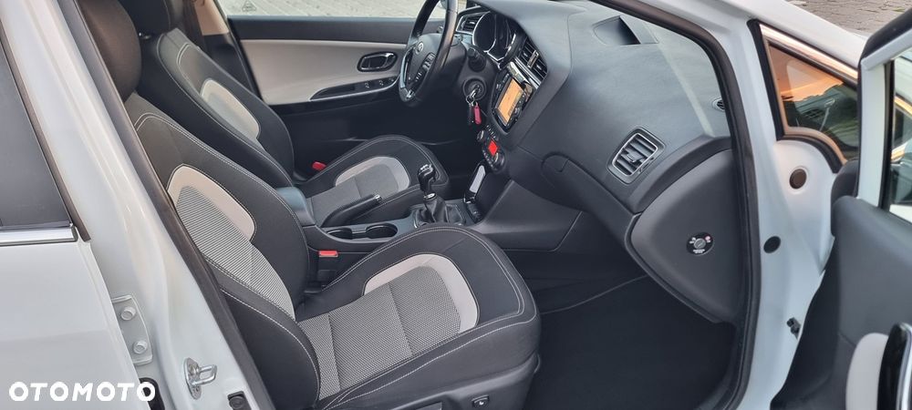 Kia Ceed 1.6 GDI Dream Team Edition - 22