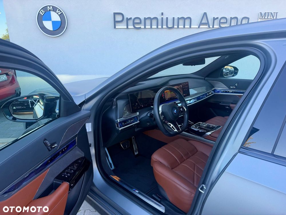BMW Seria 7 M760e PHEV xDrive Individual Edition sport - 17