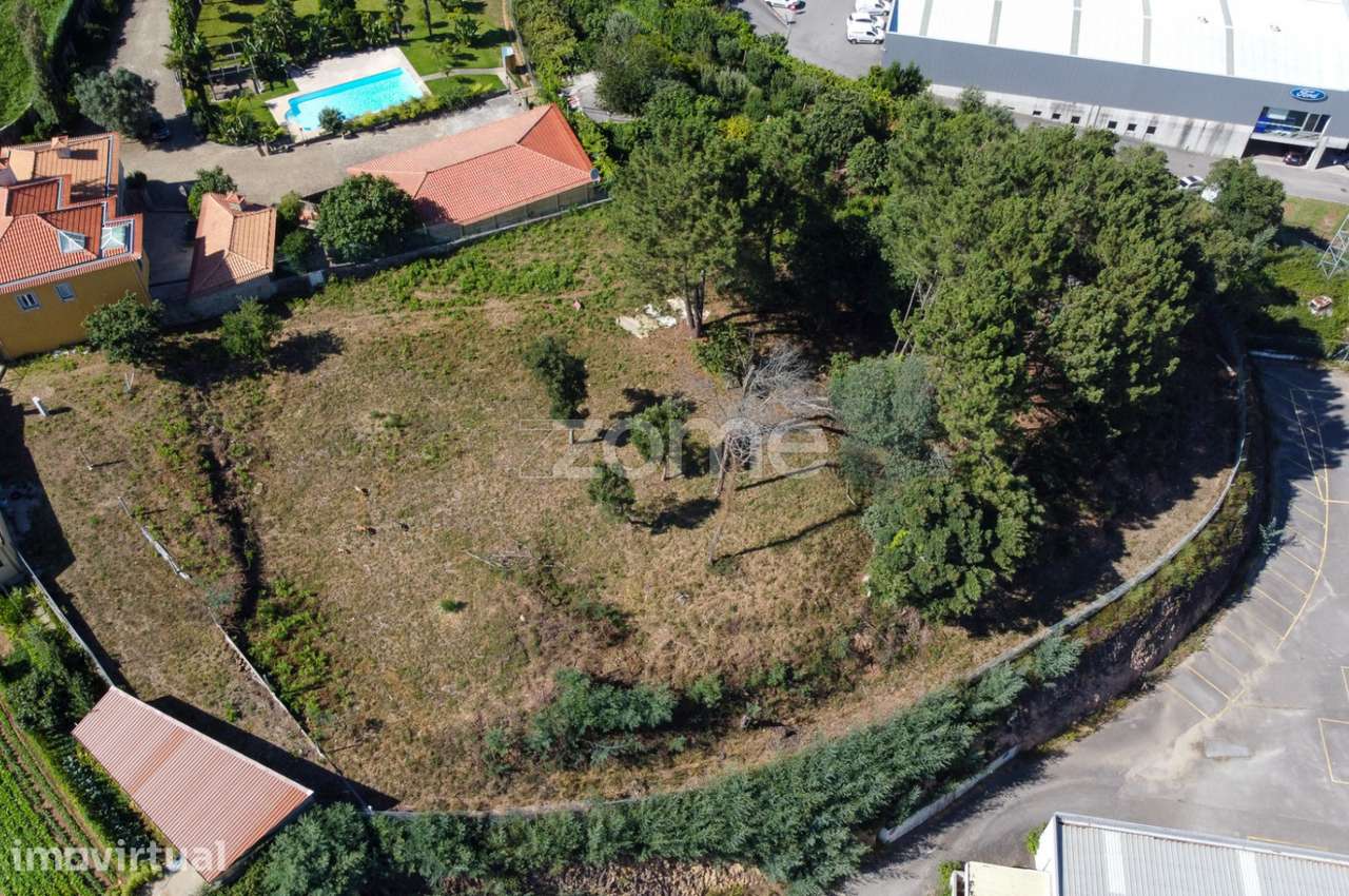 Terreno Rústico em Vilar do Andorinho VN Gaia com 3921Metros 2 - Grande imagem: 2/20