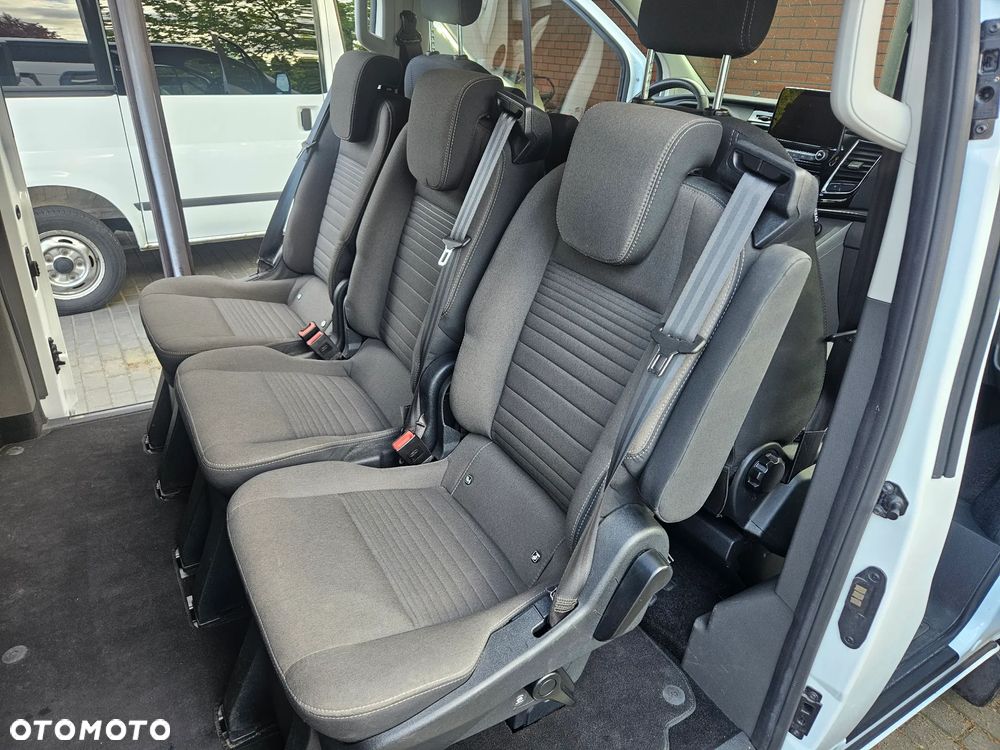 Ford Tourneo Custom - 14