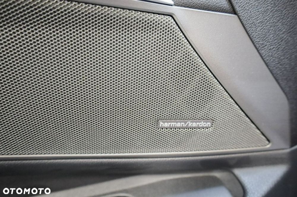 BMW Seria 3 320d xDrive M Sport Shadow - 24