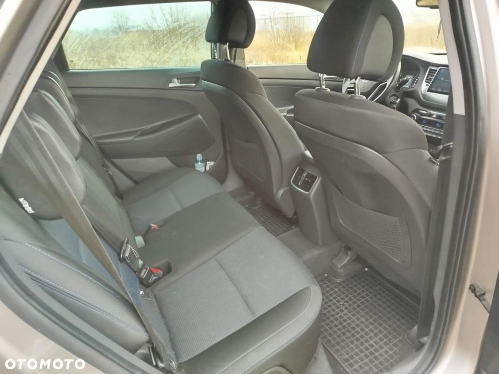 Hyundai Tucson 1.7 CRDI BlueDrive Classic 2WD - 10