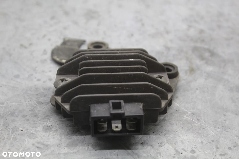 Suzuki XF 650 Freewind regulator napięcia - 1