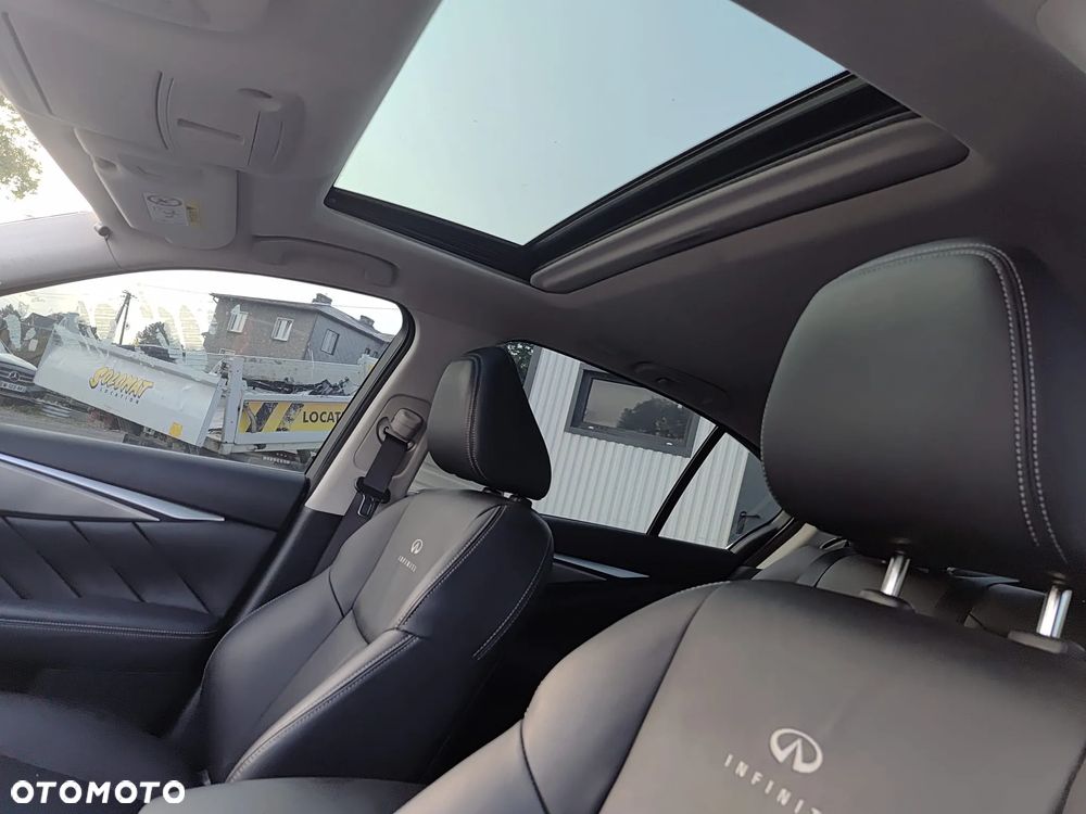 Infiniti Q50 Hybrid AWD Premium - 34