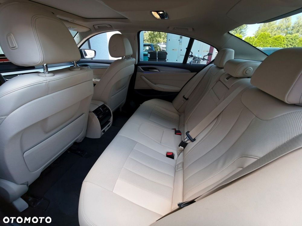 BMW Seria 5 520d xDrive mHEV - 10