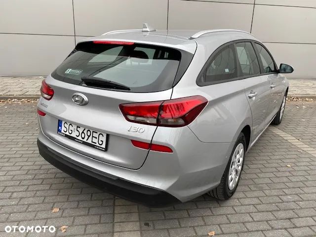 Hyundai i30 1.5 DPI Classic + - 12