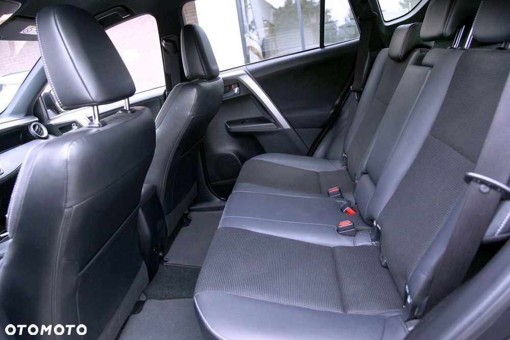Toyota RAV4 2.0 D-4D 4x2 Start-Stop Executive - 17