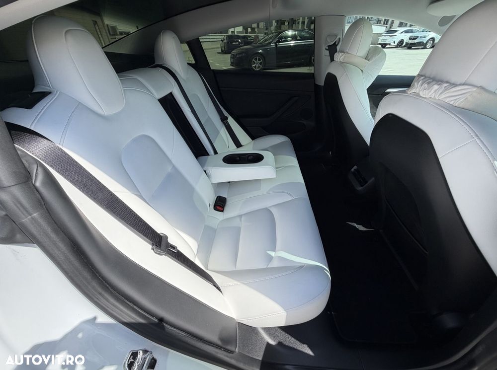 Tesla Model 3 Long Range AWD Premium - 17