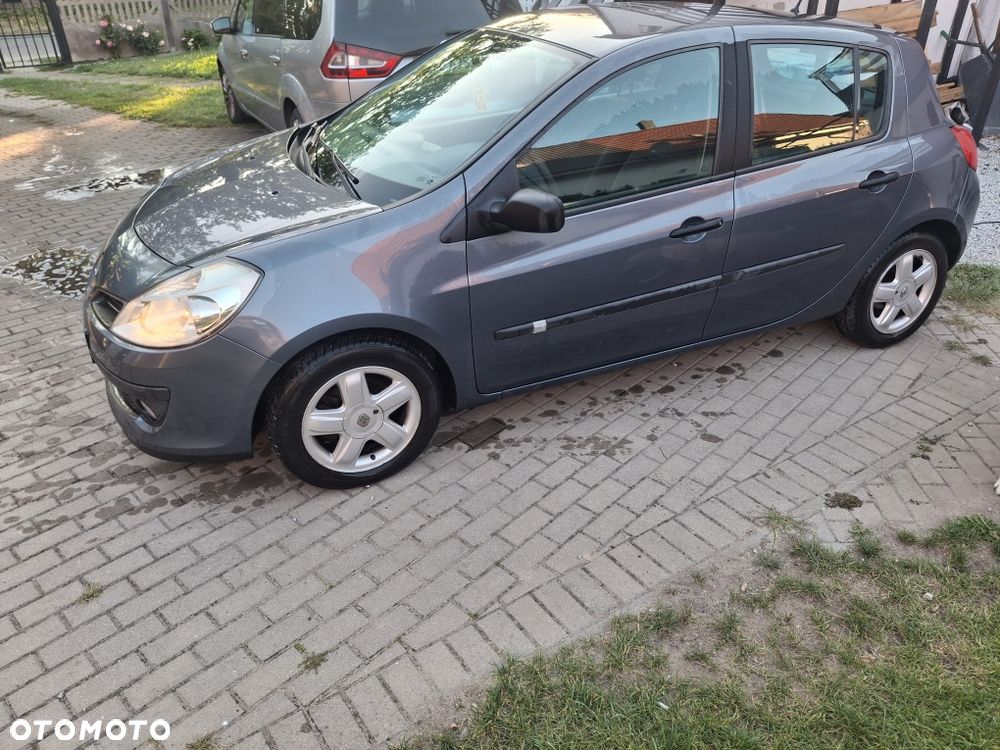 Renault Clio - 2