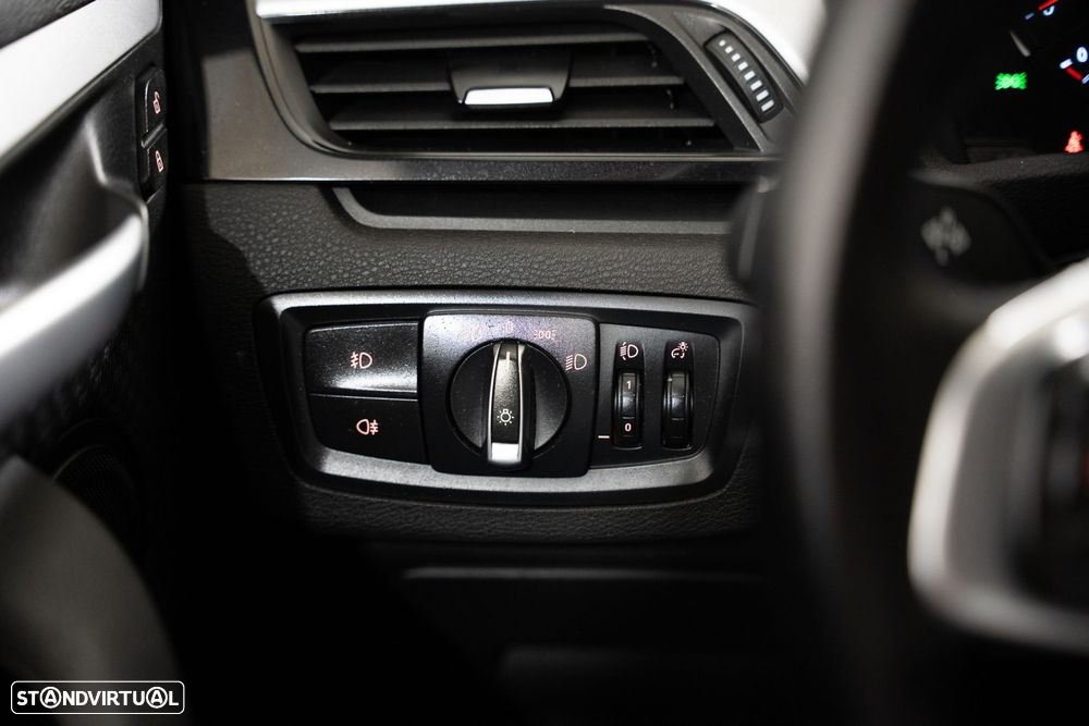 BMW X1 25 e xDrive Corporate Edition - 13