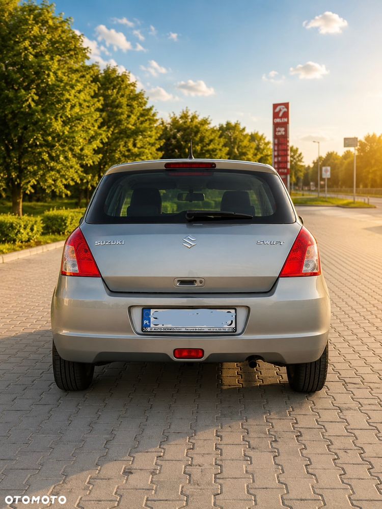 Suzuki Swift - 4