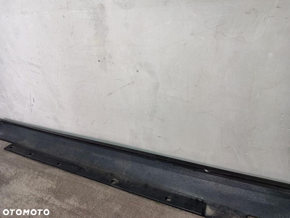 LISTWA PROGOWA PRAWA MERCEDES C KLASA W204 A2046900440 - 7