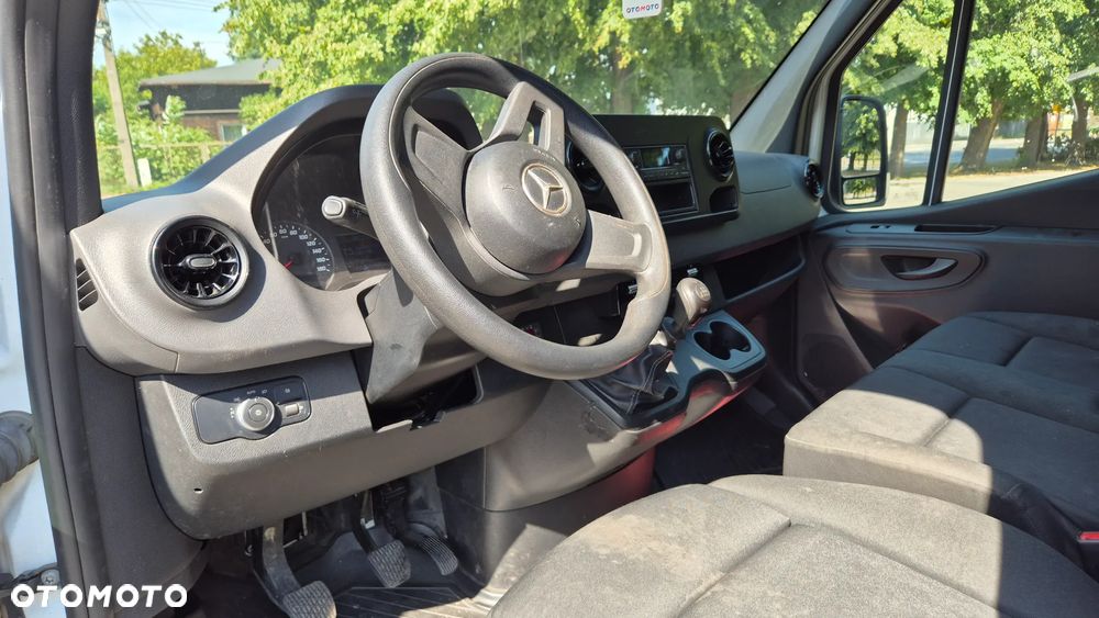 Mercedes-Benz SPRINTER - 11