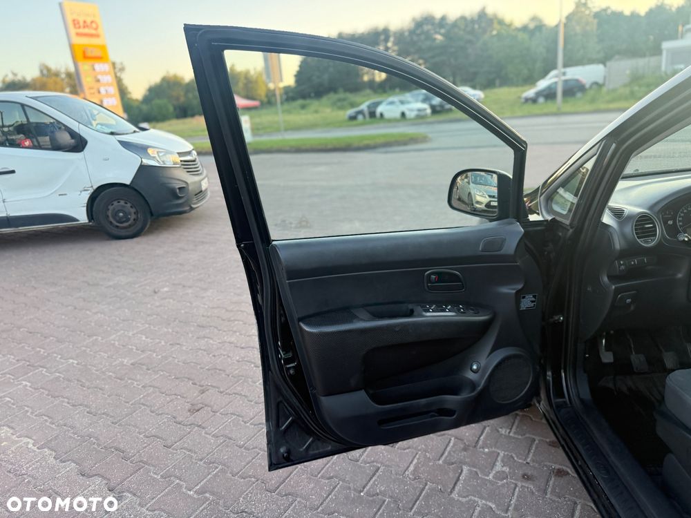 Kia Carens 2.0 CRDi Freedom - 12