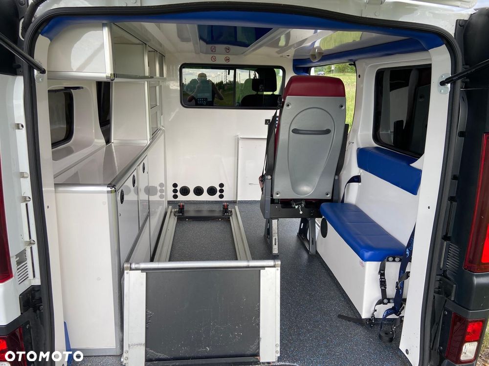 Opel Ambulans Karetka vivaro - 24