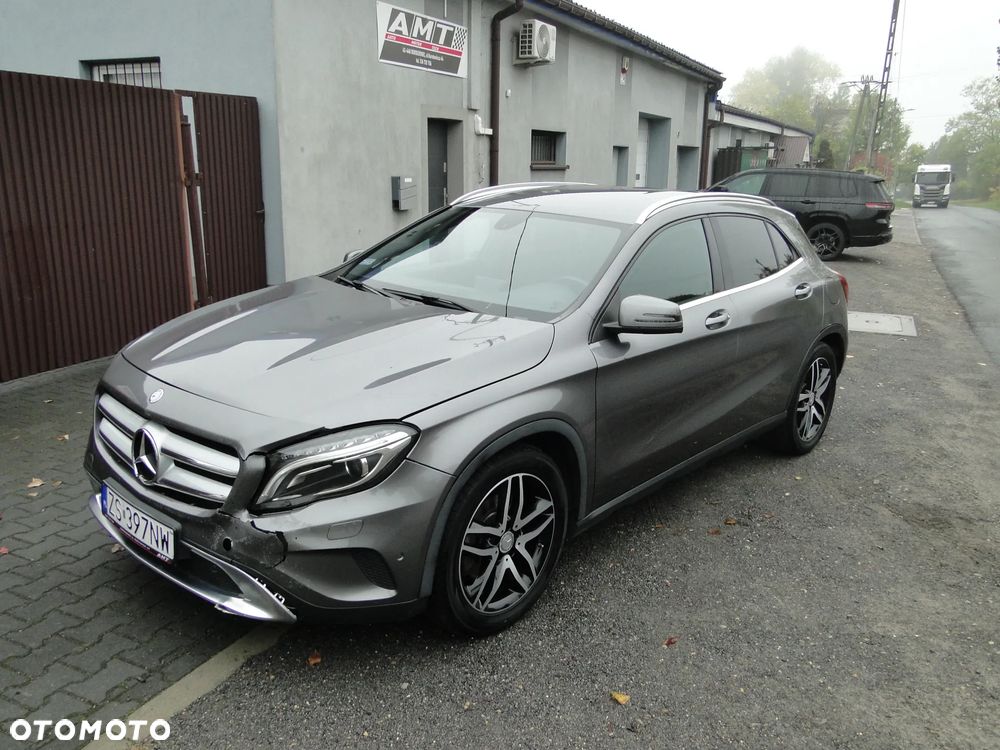 Mercedes-Benz GLA 250 4-Matic - 10