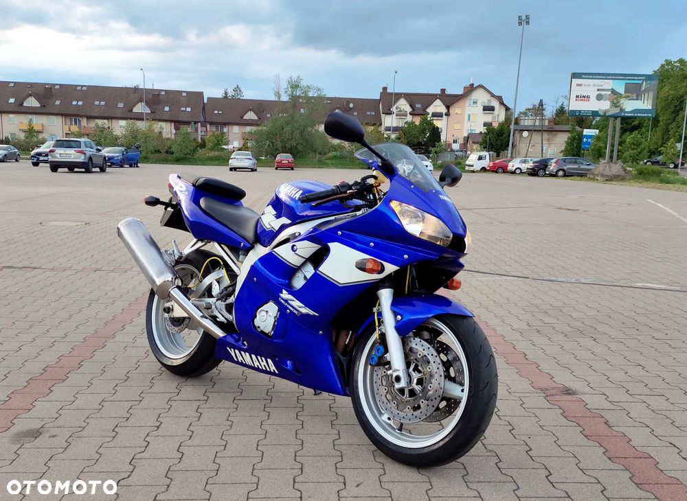 Yamaha YZF - 1