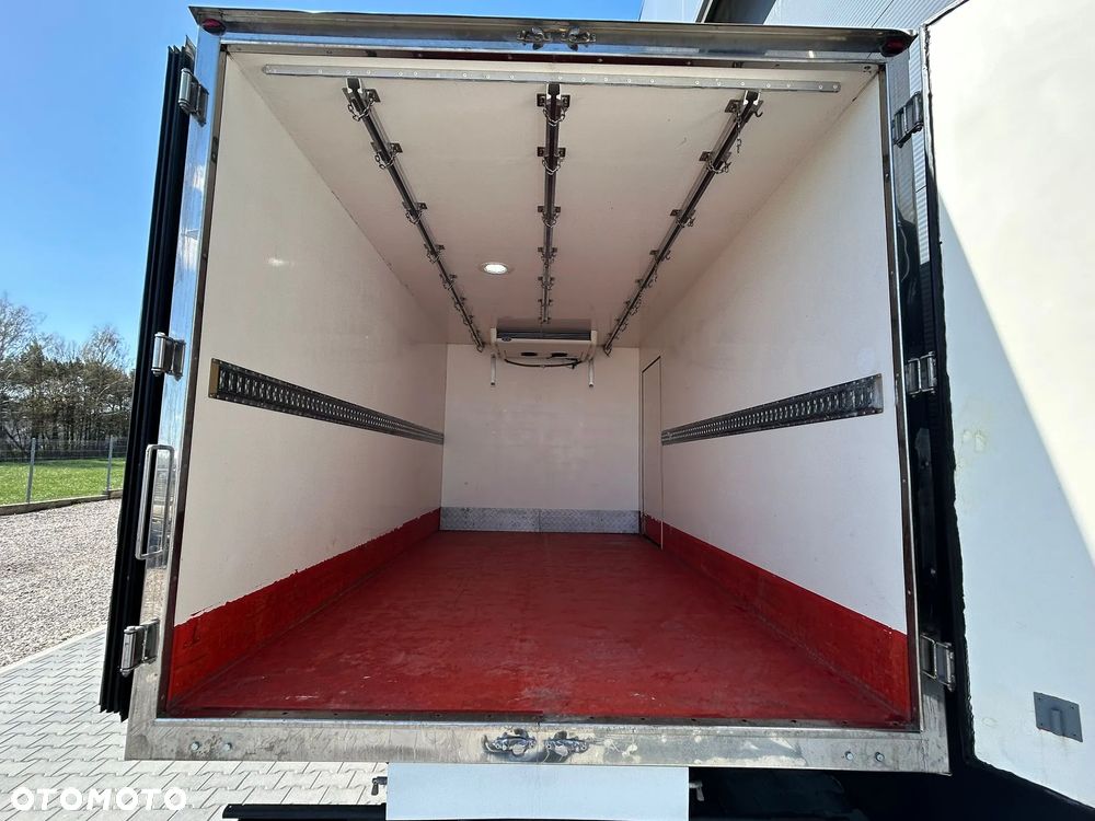 Iveco Daily 72C18 3.0 HPI Chłodnia Mroźnia 8 palet  **230V**Hakówka**Climatronic**Sprowadzony**2018R** - 11