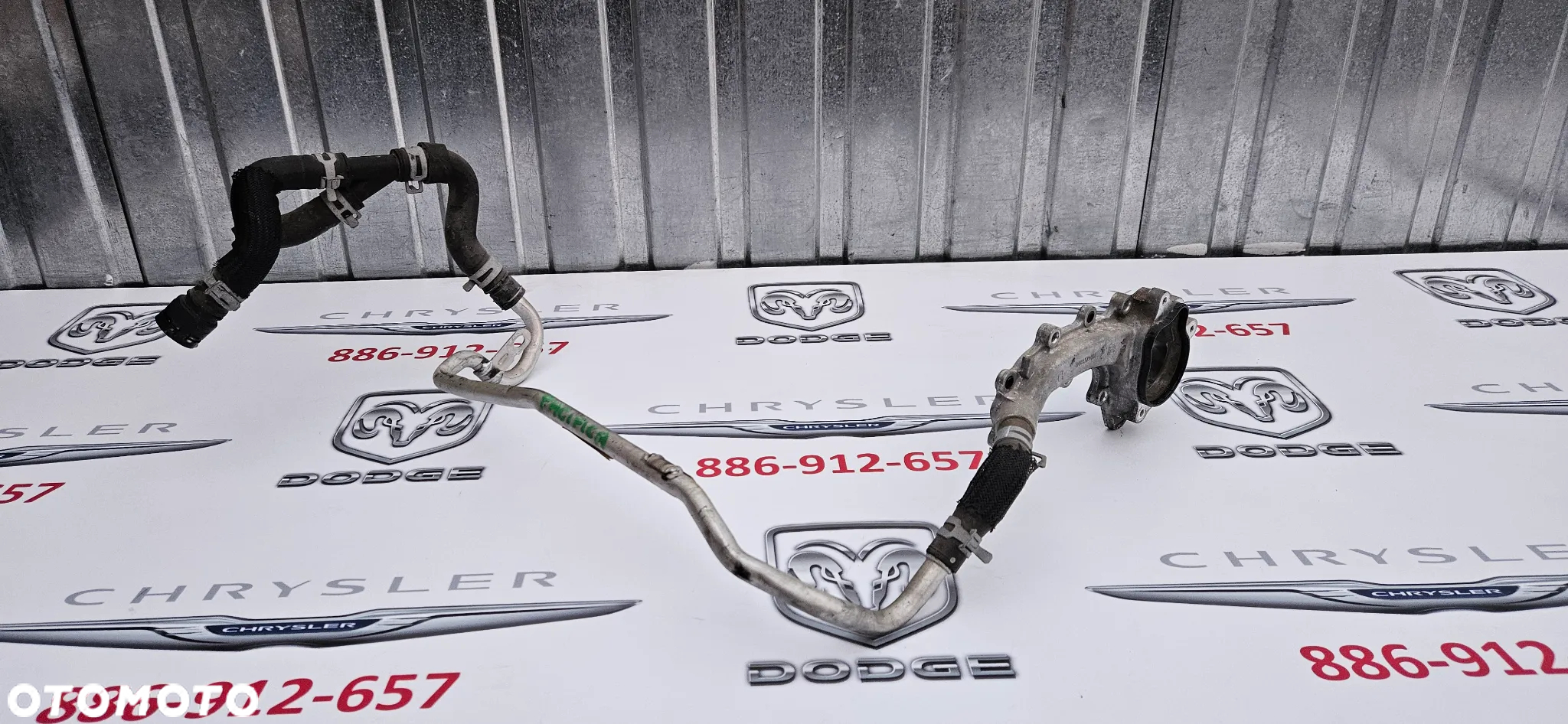 Chrysler Pacifica 2016- 3.6 V6 obudowa termostatu 04893794AE Przewód wody Rura aluminiowa od termostatu - 2