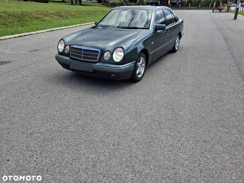 Mercedes-Benz Klasa E ver-200 - 10