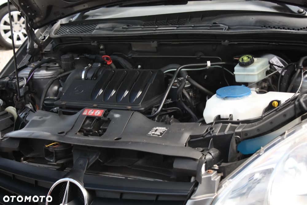 Mercedes-Benz Klasa A 160 CDI DPF BlueEFFICIENCY Special Edition - 28