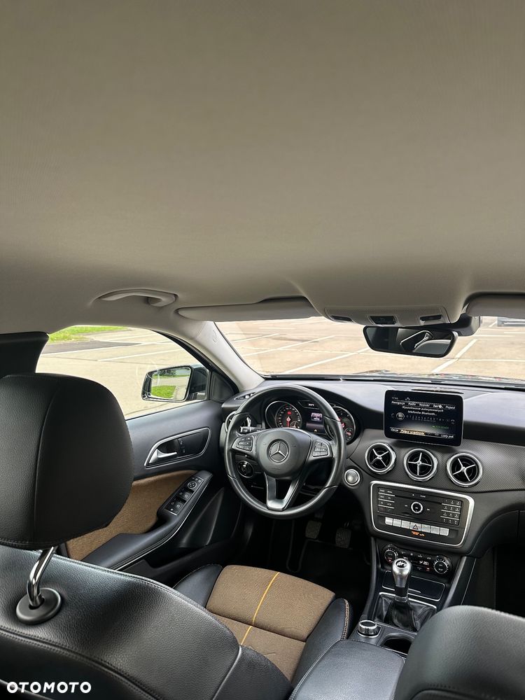 Mercedes-Benz GLA 200 - 11