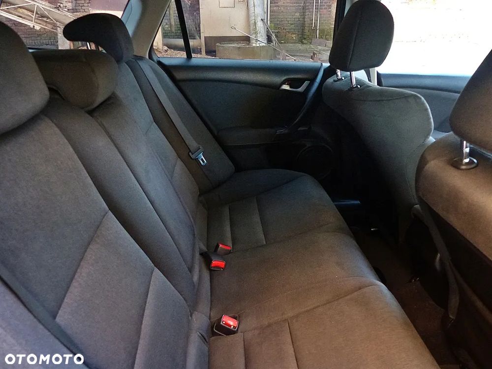 Honda Accord 2.0 Executive - 23