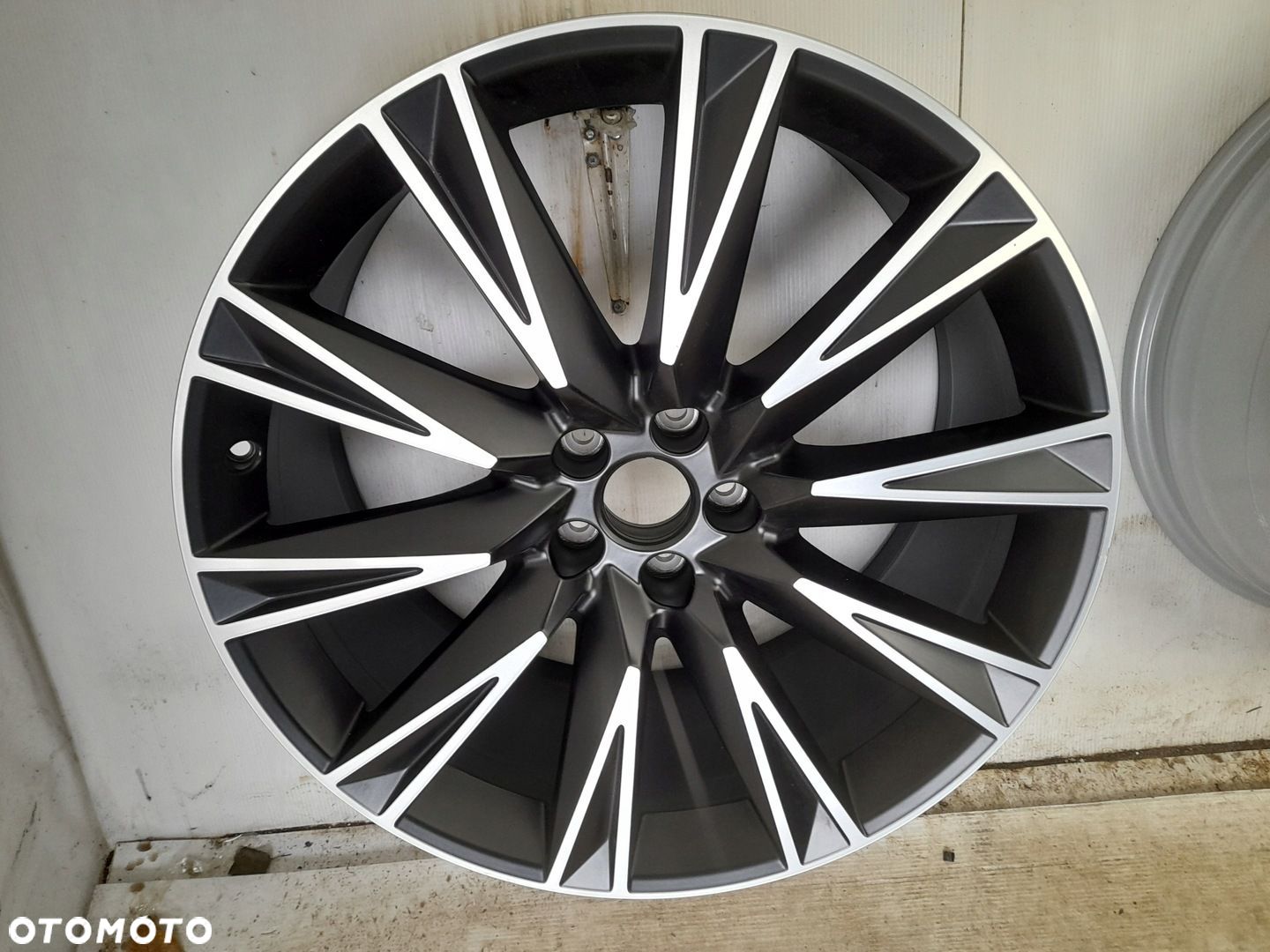 Felga aluminiowa Audi OE 4KE071491 9.5" x 21" 5x112 ET36 - 1