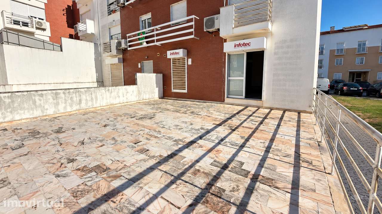 Loja com amplo terraço em Casal Novo - Grande imagem: 2/14