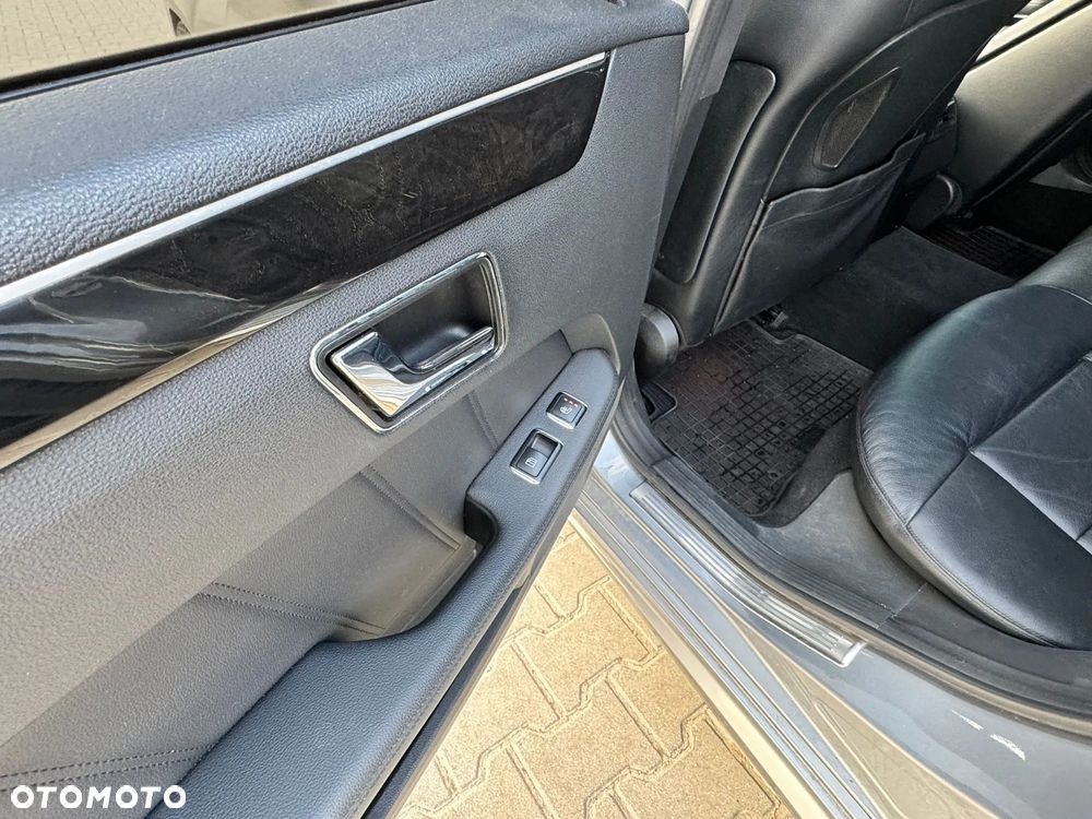 Mercedes-Benz Klasa E 350 CDI DPF 4Matic BlueEFFICIENCY 7G-TRONIC Avantgarde - 7