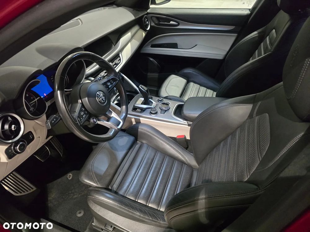 Alfa Romeo Stelvio 2.0 Turbo Veloce Q4 - 10