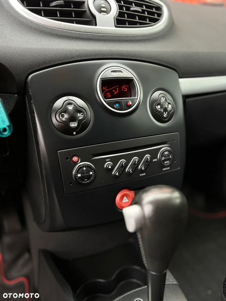 Renault Clio - 17