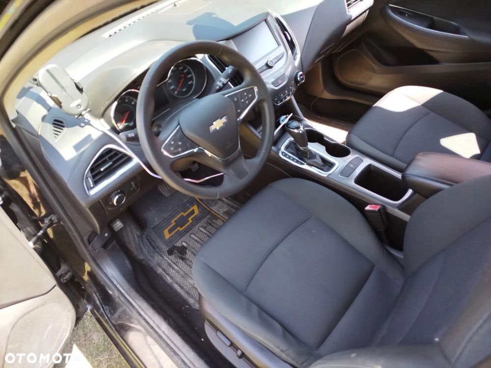 Chevrolet Cruze - 26