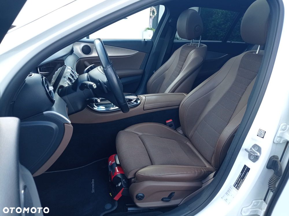 Mercedes-Benz Klasa E 220 d 9G-TRONIC - 11