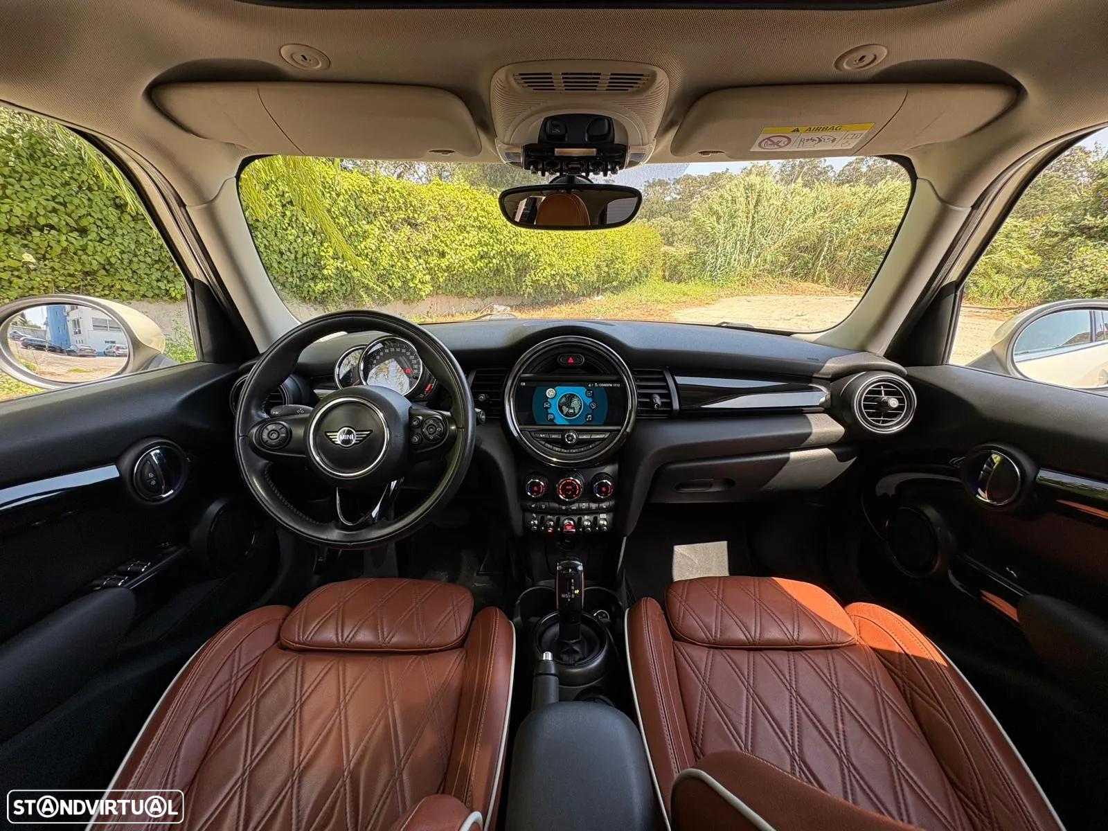 MINI 5 Portas Cooper D Aut. - 16
