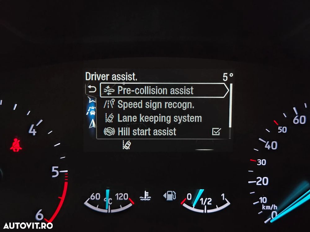 Ford Focus 1.5 EcoBlue Connected - 23