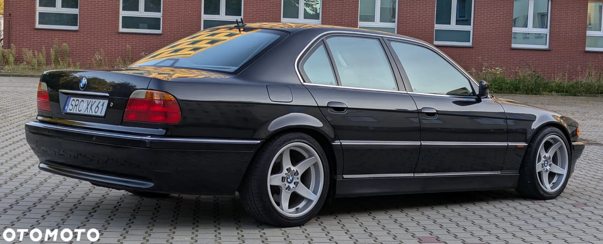BMW Seria 7 750i - 38