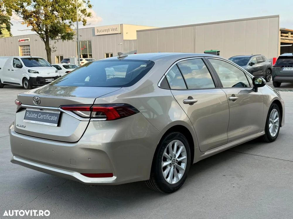 Toyota Corolla - 10