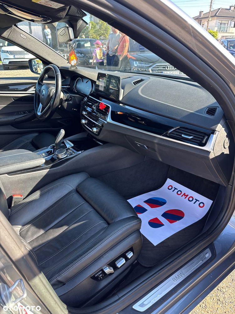 BMW Seria 5 530i Sport Line - 19