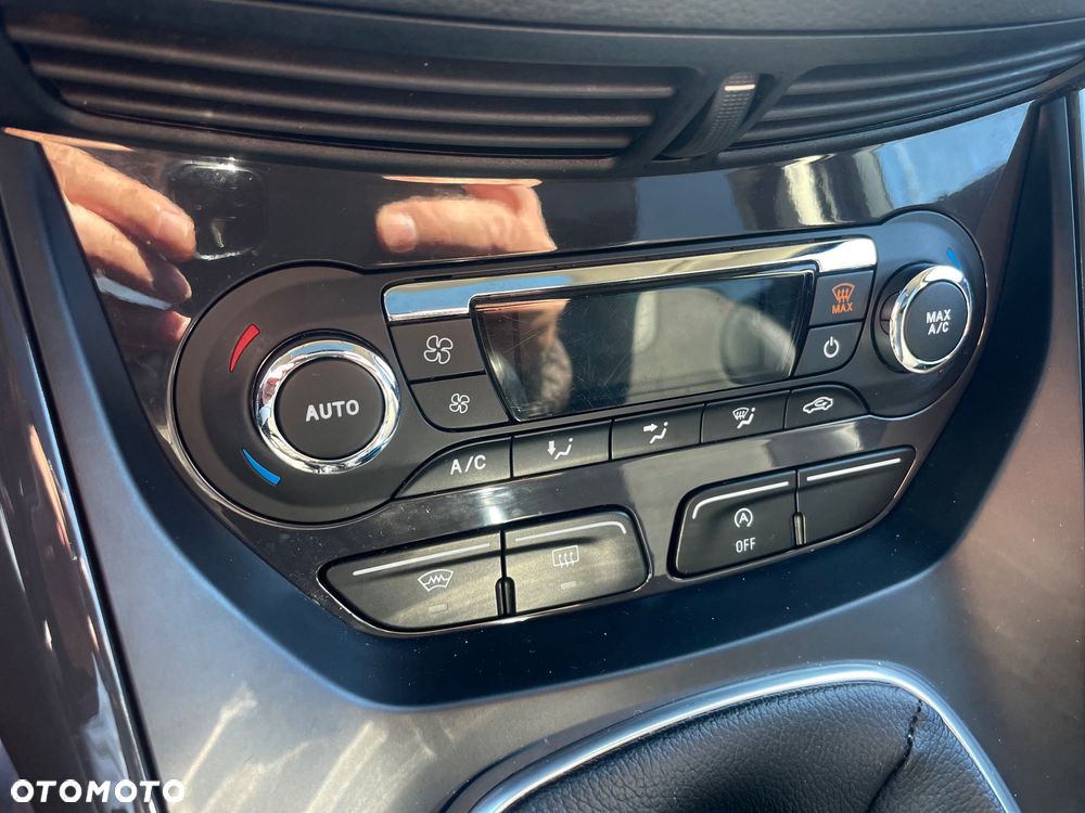 Ford Kuga 2.0 TDCi 2x4 Titanium - 26