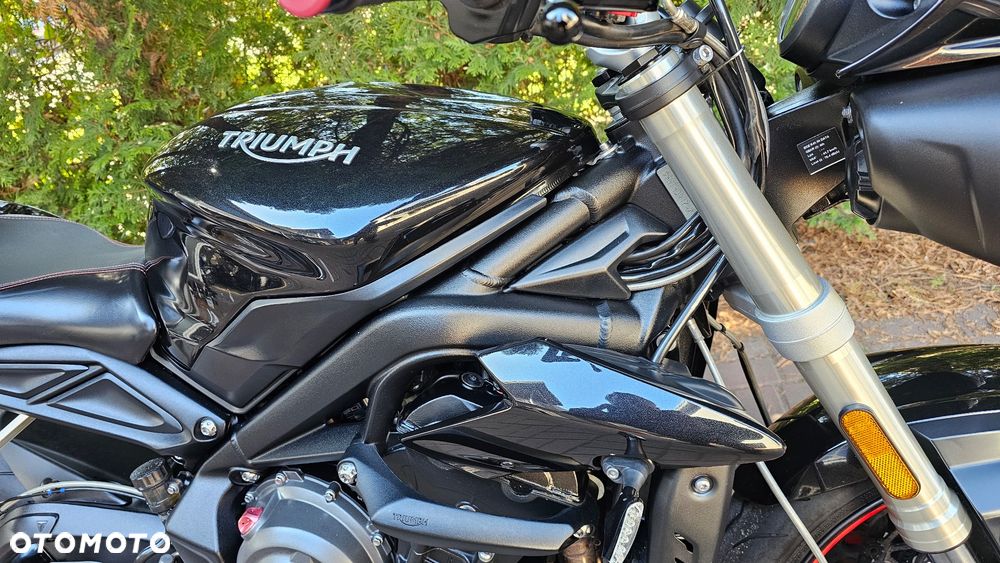 Triumph Street Triple - 7