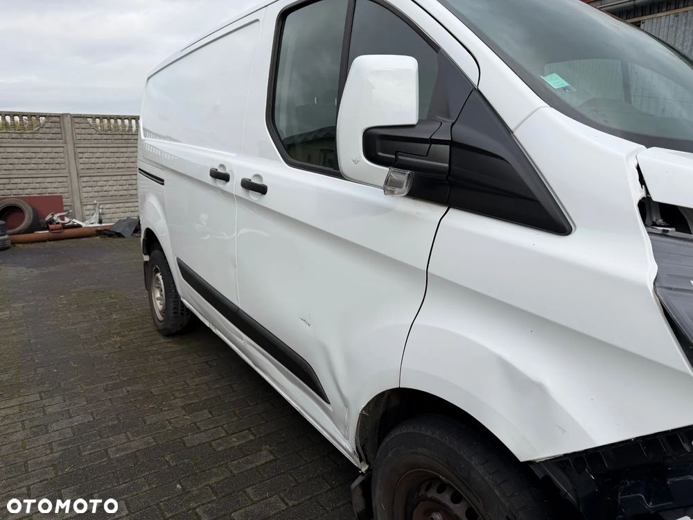 Ford TRANSIT CUSTOM - 12