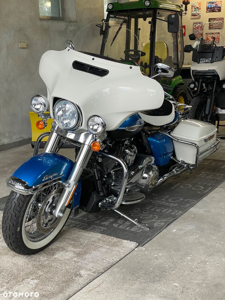 Harley-Davidson FLH Electra Glide - 2