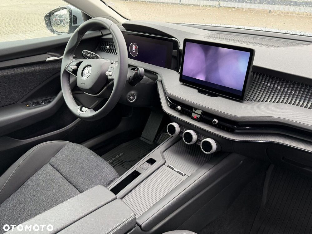 Skoda Superb 2.0 TDI SCR Essence DSG - 23